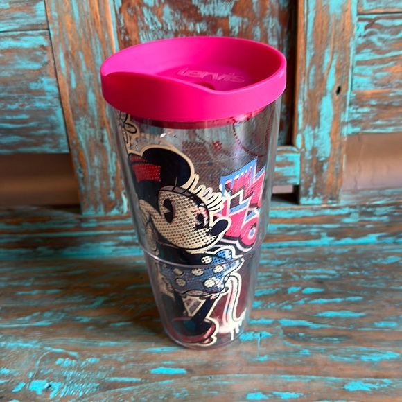 Tervis Minnie Mouse Tumbler Cup Graffiti Style Block Letters Pink Top 24 oz - Picture 1 of 8